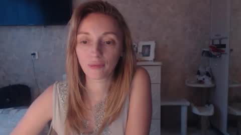 Snapshot of hellokittykaty chatting on November 18, 6:18 am Victory online show from November 18, 6:18 am