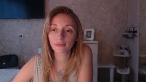 Snapshot of hellokittykaty chatting on November 20, 6:35 am Victory online show from November 20, 6:35 am