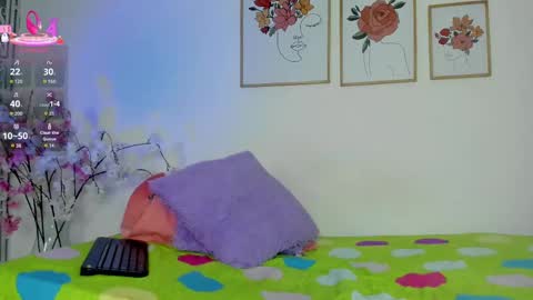 Snapshot of hellzel_moon chatting on September 16, 6:53 pm Hellzel online show from September 16, 6:53 pm