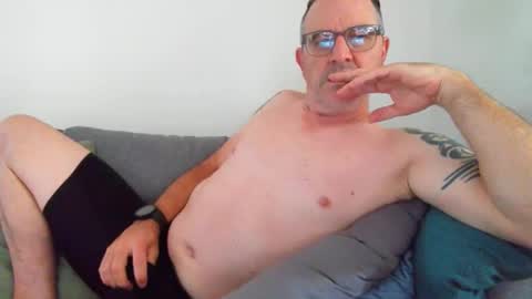 hempie1973 online show from January 8, 10:56 pm