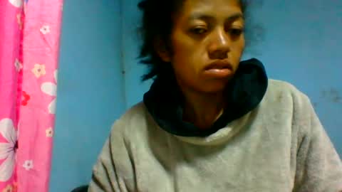 Snapshot of henitsaldy chatting on July 9, 2:15 am henitsaldy online show from July 9, 2:15 am