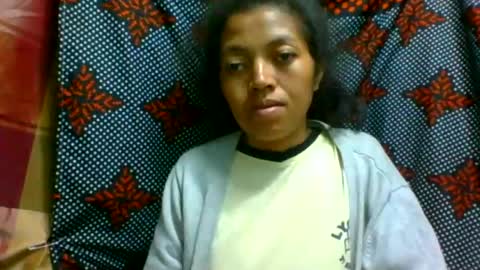 Snapshot of henitsaldy chatting on July 14, 2:16 am henitsaldy online show from July 14, 2:16 am