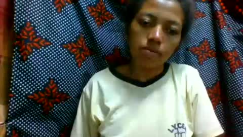 Snapshot of henitsaldy chatting on July 14, 10:21 am henitsaldy online show from July 14, 10:21 am