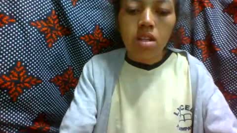 Snapshot of henitsaldy chatting on July 14, 10:26 pm henitsaldy online show from July 14, 10:26 pm
