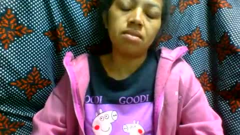 Snapshot of henitsaldy chatting on July 16, 10:27 pm henitsaldy online show from July 16, 10:27 pm