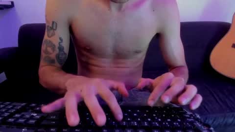 henrik_senn online show from April 12, 9:53 pm