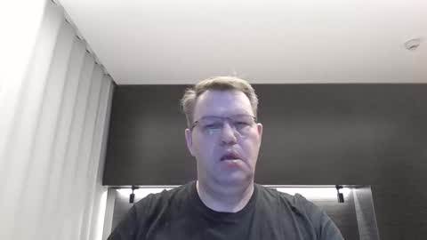 henrikrp1971 online show from January 1, 9:41 pm