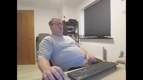 henrikrp1971 online show from December 22, 1:41 pm