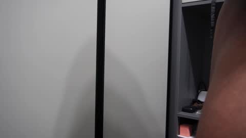 Snapshot of henrimusclee chatting on September 10, 5:29 am Henri online show from September 10, 5:29 am