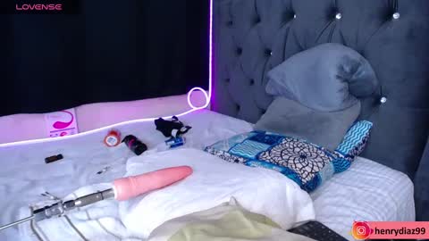 Snapshot of henry_diaz chatting on December 21, 7:35 am Henry   online show from December 21, 7:35 am