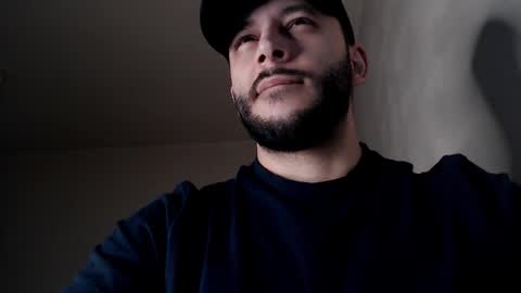 HenryAxe online show from February 5, 8:35 pm