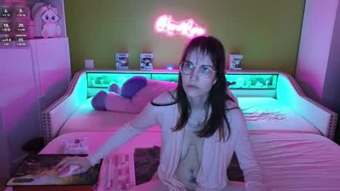 Snapshot of heraluna_ chatting on February 13, 10:54 pm HeraLuna online show from February 13, 10:54 pm