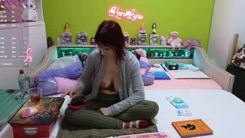 HeraLuna  online show from February 3, 9:53 pm