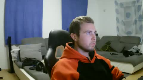 John Pearl online show from January 25, 7:18 pm