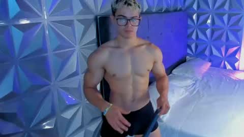 Snapshot of hercules_12345 chatting on June 14, 2:57 am Hercules online show from June 14, 2:57 am