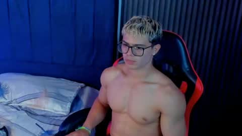 Snapshot of hercules_12345 chatting on June 25, 4:12 am Hercules online show from June 25, 4:12 am