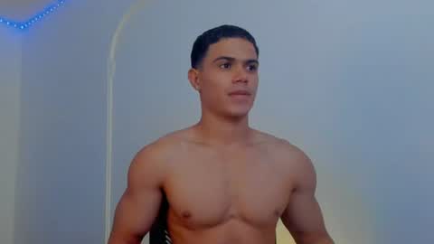 Snapshot of hercules_12345 chatting on July 19, 8:51 am Hercules online show from July 19, 8:51 am