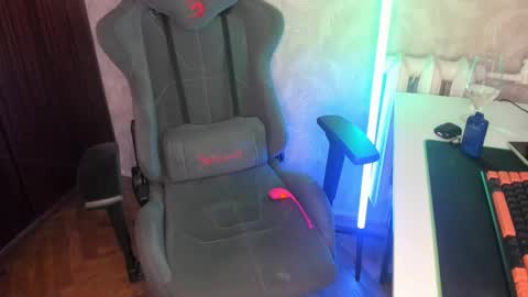 Snapshot of herefordcam chatting on February 4, 6:14 am herefordcam online show from February 4, 6:14 am