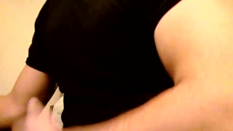 Snapshot of heretost chatting on November 22, 10:14 am mr D online show from November 22, 10:14 am