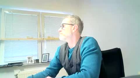 hering76 online show from April 1, 6:36 am