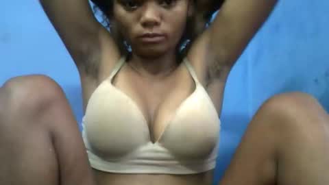 herisse01 online show from April 3, 5:05 am