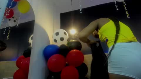 Snapshot of hermione_brown chatting on June 20, 11:46 am hermione_brown online show from June 20, 11:46 am