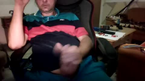 Snapshot of herrb01 chatting on August 9, 1:07 am herrb01 online show from August 9, 1:07 am