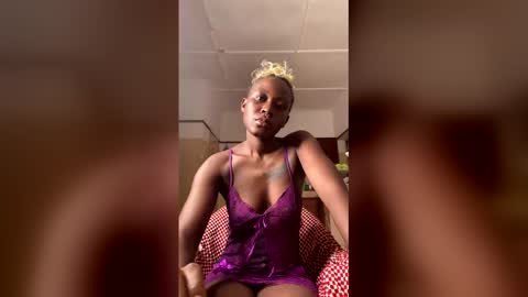Snapshot of herslatt chatting on April 30, 3:57 am herslatt online show from April 30, 3:57 am