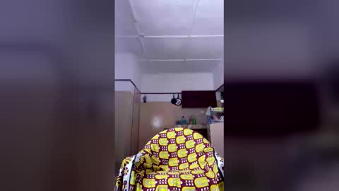 Snapshot of herslatt chatting on May 2, 1:21 am herslatt online show from May 2, 1:21 am