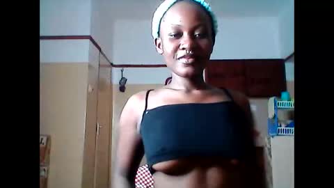 Snapshot of herslatt chatting on May 13, 12:19 am herslatt online show from May 13, 12:19 am