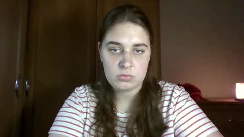 Snapshot of hess_luna_ chatting on September 18, 9:11 am hess_luna_ online show from September 18, 9:11 am