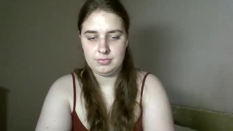 Snapshot of hess_luna_ chatting on September 19, 9:00 am hess_luna_ online show from September 19, 9:00 am