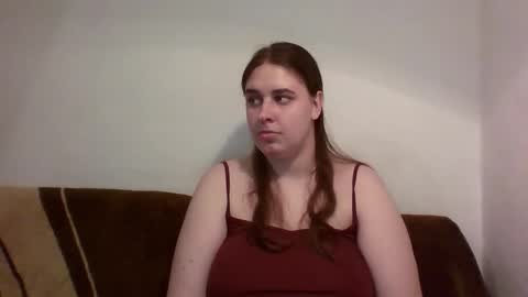 Snapshot of hess_luna_ chatting on October 1, 10:21 am hess_luna_ online show from October 1, 10:21 am