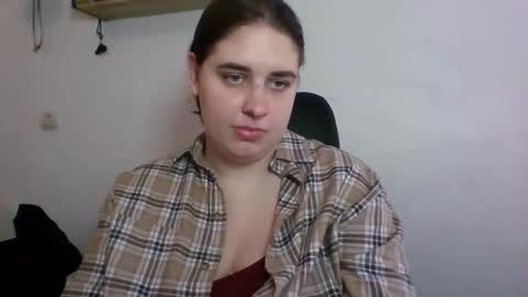 Snapshot of hess_luna_ chatting on October 9, 9:07 am hess_luna_ online show from October 9, 9:07 am