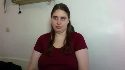 Snapshot of hess_luna_ chatting on October 13, 9:09 am hess_luna_ online show from October 13, 9:09 am