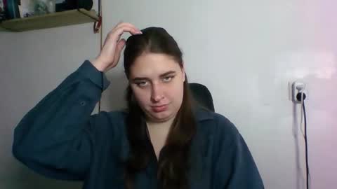 Snapshot of hess_luna_ chatting on October 27, 10:08 am hess_luna_ online show from October 27, 10:08 am