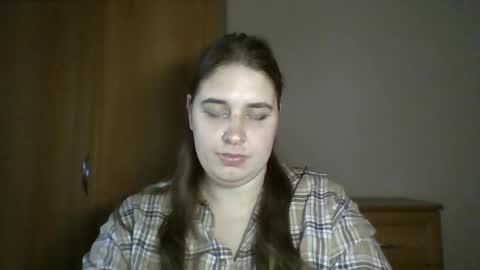 Snapshot of hess_luna_ chatting on October 29, 10:06 am hess_luna_ online show from October 29, 10:06 am