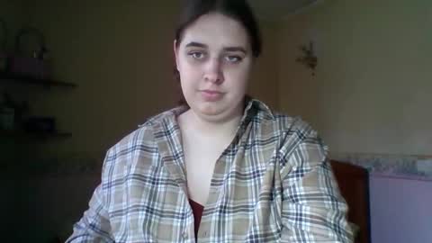 Snapshot of hess_luna_ chatting on November 6, 10:05 am hess_luna_ online show from November 6, 10:05 am