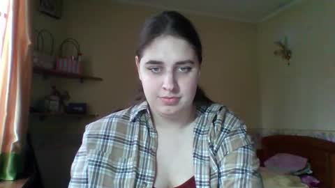 Snapshot of hess_luna_ chatting on November 11, 10:15 am hess_luna_ online show from November 11, 10:15 am