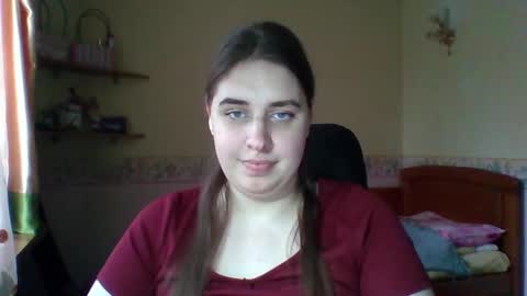 Snapshot of hess_luna_ chatting on December 19, 10:11 am hess_luna_ online show from December 19, 10:11 am