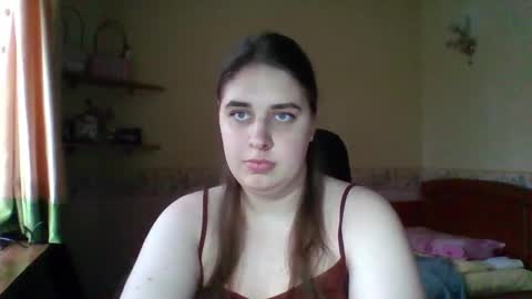 Snapshot of hess_luna_ chatting on December 20, 10:11 am hess_luna_ online show from December 20, 10:11 am