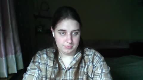 Snapshot of hess_luna_ chatting on January 5, 5:27 pm hess_luna_ online show from January 5, 5:27 pm