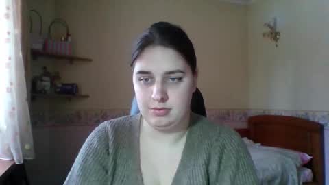 Snapshot of hess_luna_ chatting on February 2, 9:52 am hess_luna_ online show from February 2, 9:52 am