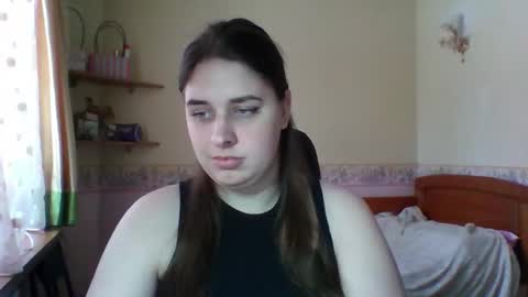 Snapshot of hess_luna_ chatting on February 3, 10:09 am hess_luna_ online show from February 3, 10:09 am