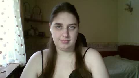 Snapshot of hess_luna_ chatting on February 4, 9:59 am hess_luna_ online show from February 4, 9:59 am