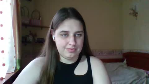 Snapshot of hess_luna_ chatting on February 13, 10:11 am hess_luna_ online show from February 13, 10:11 am