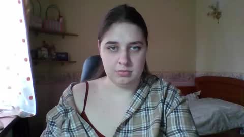 Snapshot of hess_luna_ chatting on February 27, 10:04 am hess_luna_ online show from February 27, 10:04 am