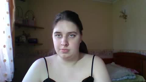 hess_luna_ online show from March 19, 10:08 am