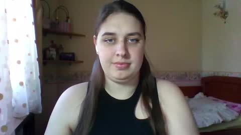 hess_luna_ online show from March 27, 10:15 am