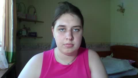 hess_luna_ online show from July 2, 9:04 am